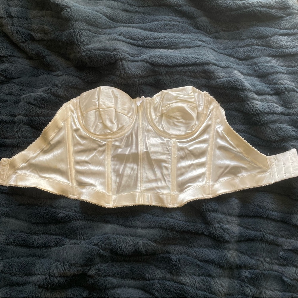 Vassarette, size 34b, pearl white corset top.